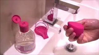 How to clean your blender with Spongeclean, liquid foundation blender cleanser