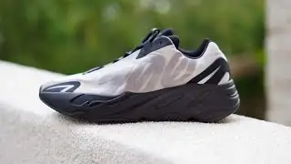 YEEZY 700 MNVN - Bone
