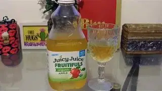 Apple juice organic by juicy juice👎👍🍎 45% less sugar.