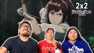 ¡Chica Patata! Les muestro a mi familia Attack on Titan por primera vez 2x2
