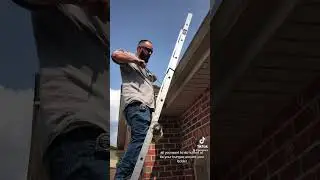 #Ladder Safety 101 🦺 #laddersafety #safety #safetyathome #diyhome #hacks #homeappliances
