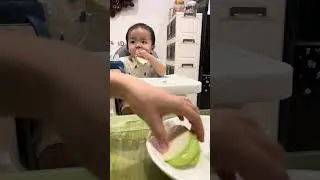 Thiên Ý ăn