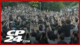 Fans pack Toronto&rsquo;s Trinity Bellwoods Park for free Daniel Caesar pop-up show
