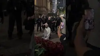 Australia police assault Muslims during prayer at Herzog protest
