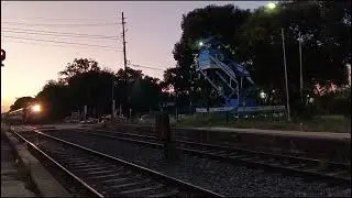 Pruebas con el trípode!!! GR12 6626 a cargo de un local descendente llegando a la estación de Luján