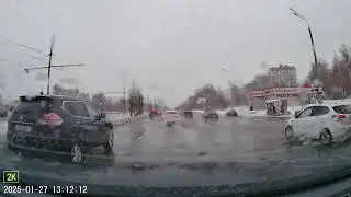 Дневная съемка DIGMA FreeDrive 933W
