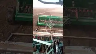 iki işlem bir arada #johndeere #kazayağı #yulaf #mibzer #ikiliekim #&ouml;zellertarımvehayvancılık