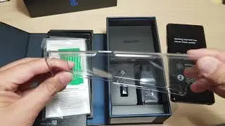 What's Inside the Samsung Galaxy Note 8 Box
