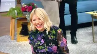Holly try&rsquo;s to do the splits on this morning ￼