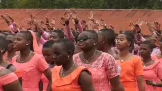 Ona Walivyopendeza Wakiimba na Kucheza Wahitimu wa Kidato cha 6 Kabanga Sekondari