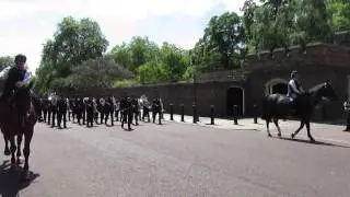 Changing of the Guard St James's Palace 170515 1226