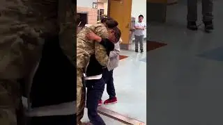 Soldier Emotional Surprise to Mom❤️❤️#Soldiers #Military #Surprised