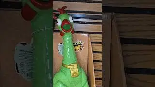 biggest hug me chicken #youtubeshorts #shorts