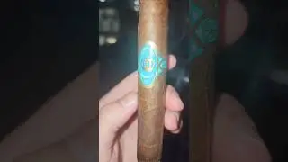 An Absolute Delight: Crowned Heads La Imperiosa #CigarLife