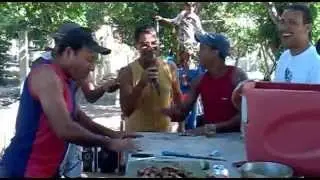 Turma do gole na grava&ccedil;&atilde;o ao vivo no Brogod&oacute; - Guriri 2012.mp4