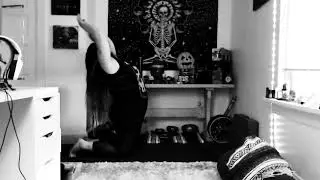 Horror Synth Time Lapse Yoga Flow ~ Slasher