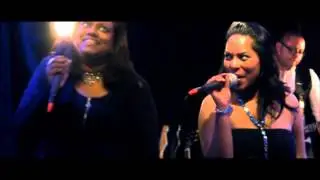 Coverband met dj en saxofonist live Feelings band coverband met blazers