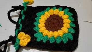 Crochet flowers puch ​#CrochetLove #SunflowerPouch #HandmadeWithLove #CrochetGram #SlowFashion 