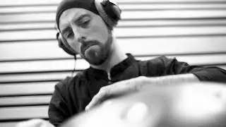 Patrizio Castrovinci playing handpan Meraki F minor