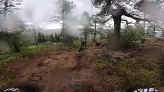 Iso-Syöte Bikepark Reitti 2 Enduro Punainen (Again in rain)