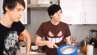 Dan and Phil (Phan) 2 ! CRACK