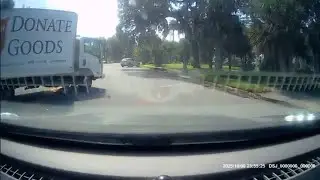 FIRED!? MOST DIMWITTED DRIVER YET. THE IGNORANCE. CALL TO HAVE THIS PERSON FIRED!