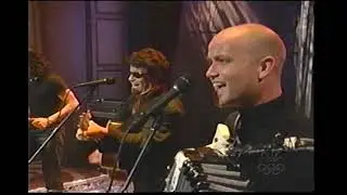 Moxy Fruvous - Splatter Splatter - live on Conan O'Brien 10-12-1999