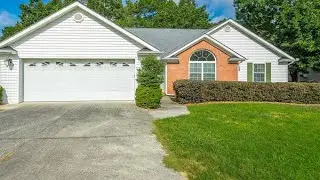 7458 Salmon Lane, Ooltewah, TN Presented by Rolanda Pullen Daniel.
