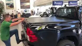 CAPOTA R&Iacute;GIDA RETR&Aacute;TIL KEKO
