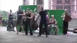 Revolte Springen - Oma hops mal