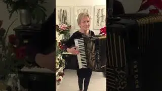 Song:  Le petit Renne au nez rouge  from:  &Eacute;milie Pouyer and Xavier Santamaria     (Songnumber: 615)