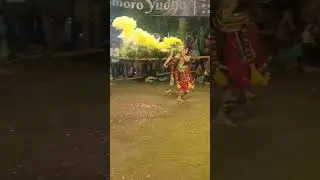 Asap kuning di pentas jathilan amita dahayu #jathilan #jathilanjogja #jathilanhits #amitadahayu