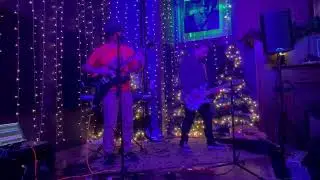 O Come All Ye Faithful - Malarkeys Pub 12-18-2025