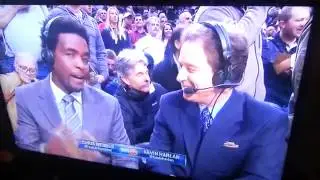 Random guy picks his nose on TV like a boss!!!