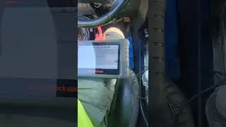 Ford Escape полностью блокирует рулевое колесо самостоятельно! Проверьте канал и посмотрите, как ...