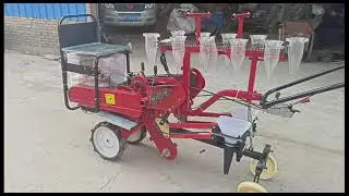 Self-propelled seedling transplanter