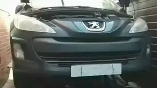 Replacing the rear shock absorbers on this Peugeot 308 2011