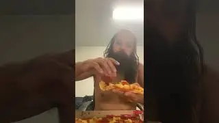 Mukbang/asmr en espa&ntilde;ol, pizza de pepperoni y pińa