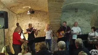 TAKHRAJ - Vzpomínka na Zuzanu Navarovou, Kravaře