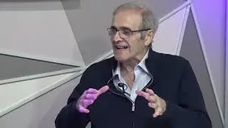 Javier Corcín en Plano Medio