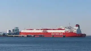 ZOE KNUTSEN　入港　LNGタンカー(Liquefied Natural Gas Tanker)
