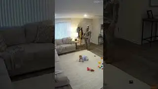 📹 Ребенок полз&hellip; А потом совсем перестал 😭🇺🇸