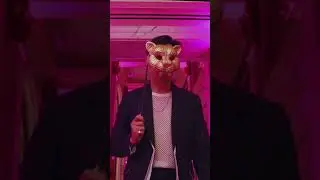 The red carpet is strictly masks off.