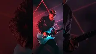 Mano Brown na guitarra