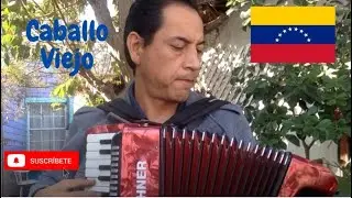Caballo Viejo en Acordeon