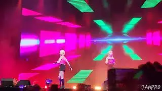 LOO&Pi;&Delta; / ODD EYE CIRCLE- LOONATIC [LOONATHEWORLD] Tour @ Pepsi Center Mexico City (8/28/2022)