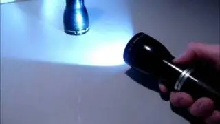 Magcharger's 900 lumen LED default and 5-mode comparison