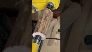Ta&ccedil;a de shot feito de madeira no torno