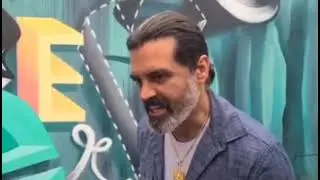 Shadow loves Latinas (Jason Griffith)