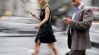 WP Professor Corey Basch Finds Numbers of Distracted Walkers Dangerously High